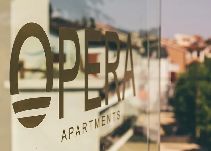 Διαμέρισμα Opera *