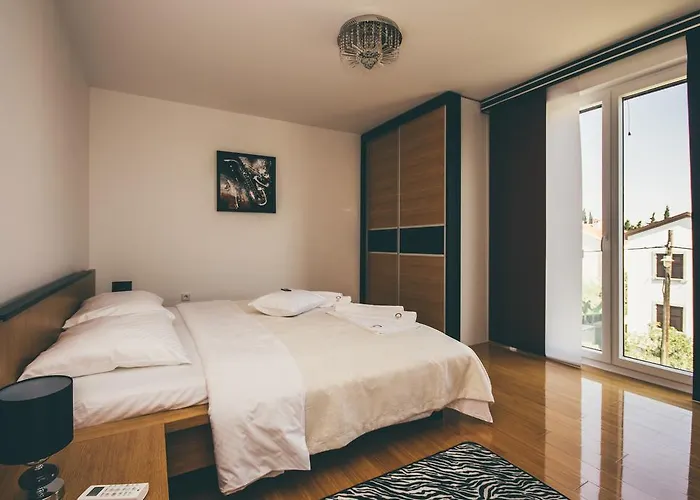 Διαμέρισμα Opera *